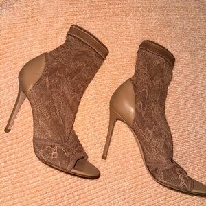 New Gianvito Rossi Missy Nude Lace Booties
